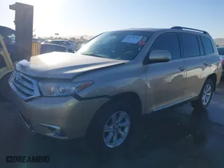2013 Toyota Highlander with VIN 5TDZK3EH0DS107053, listed as a IAAI auction lot 41679784 with 136,100 mi miles. Bid and sale history available at carsss.com. Image 17.