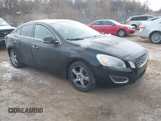 2013 Volvo S60 T5 Premier with VIN YV1612FSXD1228786, listed as a IAAI auction lot 41257854 with 145,344 mi miles. Bid and sale history available at carsss.com. Image 1.