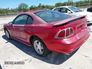 1998 Ford Mustang GT z VIN 1FAFP42X1WF191978, wystawiony jako IAAI lot #41835365 z przebiegiem 116 944 mil mil oraz . Historia ofert i sprzedaży dostępna na DreamBid. Obrazek 3.
