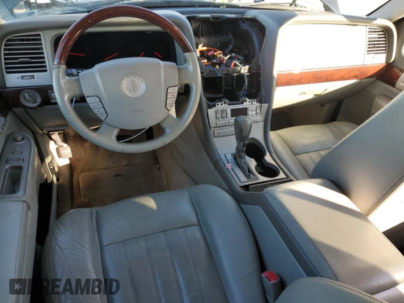 2003 Lincoln Aviator Premium z VIN 5LMEU78H63ZJ21718, wystawiony jako Copart lot #89216575 z przebiegiem 182 697 mil mil oraz Szkoda całkowita • Salvage title. Historia ofert i sprzedaży dostępna na DreamBid. Obrazek 8.