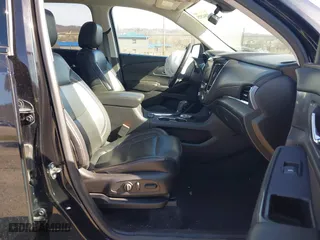 2018 Chevrolet Traverse Premier with VIN 1GNEVJKW7JJ162211, listed as a IAAI auction lot 41842925 with 84,590 mi miles. Bid and sale history available at carsss.com. Image 5.