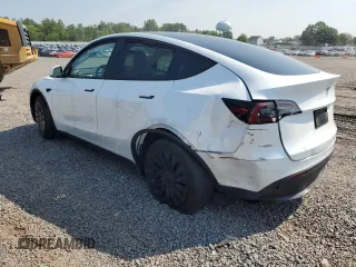 2024 Tesla Model Y Long Range with VIN 7SAYGDEE3RA300642, listed as a Copart auction lot 60530375 with 8,361 mi miles and Salvage title. Bid and sale history available at DreamBid. Image 2.