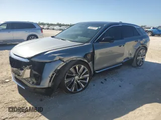 2024 Cadillac LYRIQ Luxury z VIN 1GYKPSRK1RZ104892, wystawiony jako Copart lot #84530244 z przebiegiem 11 537 mil mil oraz Szkody całkowita. Historia ofert i sprzedaży dostępna na DreamBid. Obrazek 1.