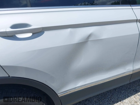 2018 Volkswagen Tiguan SEL z VIN 3VV2B7AX6JM195125, wystawiony jako IAAI lot #42523047 z przebiegiem 73 926 mil mil oraz . Historia ofert i sprzedaży dostępna na DreamBid. Obrazek 19.