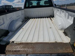 2019 Ford F-150 XL z VIN 1FTMF1CB0KKC19082, wystawiony jako Copart lot #54424375 z przebiegiem 83 107 mil mil oraz Nie do naprawy • Non repairable. Historia ofert i sprzedaży dostępna na DreamBid. Obrazek 10.