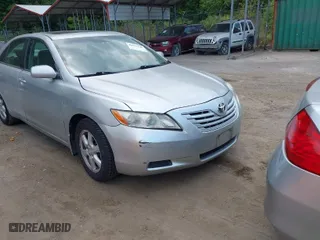 2007 Toyota Camry CE with VIN 4T1BE46K77U140703, listed as a IAAI auction lot 40193348 with 183,987 mi miles. Bid and sale history available at carsss.com. Image 1.
