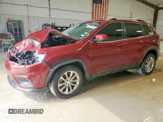 2019 Jeep Cherokee Latitude z VIN 1C4PJLCB5KD297420, wystawiony jako Copart lot #57666925 z przebiegiem 85 640 mil mil oraz Czysty tytuł • Clean title. Historia ofert i sprzedaży dostępna na DreamBid. Obrazek 1.