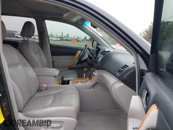 2008 Toyota Highlander Limited z VIN JTEEW44A082012238, wystawiony jako IAAI lot #42397895 z przebiegiem 277 400 mil mil oraz . Historia ofert i sprzedaży dostępna na DreamBid. Obrazek 5.