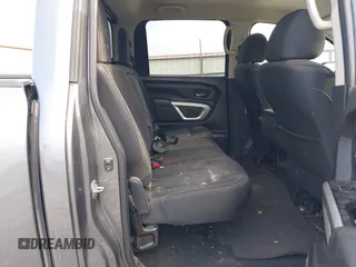 2018 Nissan Titan SV z VIN 1N6AA1EJ0JN518166, wystawiony jako IAAI lot #42124998 z przebiegiem 99 443 mil mil oraz . Historia ofert i sprzedaży dostępna na DreamBid. Obrazek 8.
