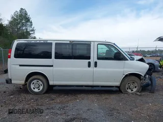 2011 Chevrolet Express Passenger LS z VIN 1GAWGPFG7B1119978, wystawiony jako IAAI lot #41437456 z przebiegiem 223 234 mil mil oraz . Historia ofert i sprzedaży dostępna na DreamBid. Obrazek 13.