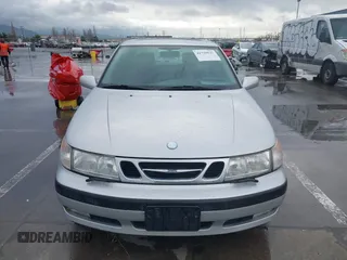 2001 Saab 9-5 with VIN YS3ED48E313047145, listed as a IAAI auction lot 41725537 with 137,708 mi miles. Bid and sale history available at carsss.com. Image 12.