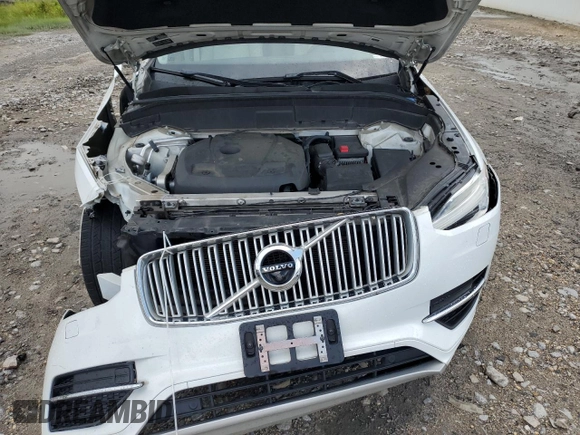 2017 Volvo XC90 Inscription with VIN YV4A22PL7H1124344, listed as a Copart auction lot 61351315 with 154,450 mi miles and Salvage title. Bid and sale history available at DreamBid. Image 12.