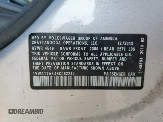 2014 Volkswagen Passat S z VIN 1VWAT7A34EC062212, wystawiony jako Copart lot #55129495 z przebiegiem 130 201 mil mil oraz Czysty tytuł • Clean title. Historia ofert i sprzedaży dostępna na DreamBid. Obrazek 12.