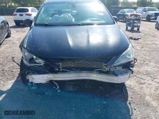 2019 Chrysler Pacifica Touring L with VIN 2C4RC1BG7KR627074, listed as a IAAI auction lot 41930694 with 69,210 mi miles. Bid and sale history available at carsss.com. Image 6.