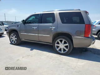 2012 Cadillac Escalade Luxury z VIN 1GYS3BEF6CR105077, wystawiony jako Copart lot #52988045 z przebiegiem 144 186 mil mil oraz Tytuł czysty. Historia ofert i sprzedaży dostępna na DreamBid. Obrazek 2.