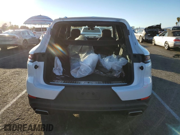 2024 Porsche Cayenne z VIN WP1AA2AYXRDA09195, wystawiony jako Copart lot #87973845 z przebiegiem 5 050 mil mil oraz Szkoda całkowita • Salvage title. Historia ofert i sprzedaży dostępna na DreamBid. Obrazek 6.
