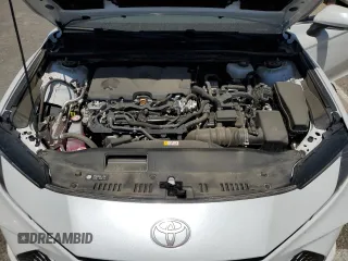 2025 Toyota Camry LE z VIN 4T1DAACK4SU520274, wystawiony jako Copart lot #54437705 z przebiegiem 9 078 mil mil oraz Czysty tytuł • Clean title. Historia ofert i sprzedaży dostępna na DreamBid. Obrazek 11.