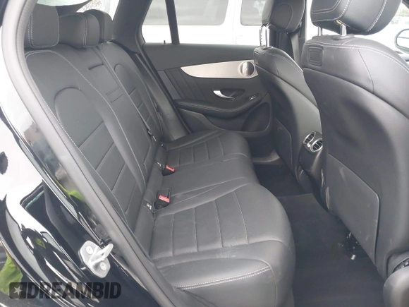 2019 Mercedes-Benz GLC 300 z VIN WDC0G4KBXKF593247, wystawiony jako IAAI lot #41913203 z przebiegiem 30 833 mil mil oraz . Historia ofert i sprzedaży dostępna na DreamBid. Obrazek 8.