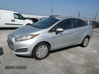 2015 Ford Fiesta S z VIN 3FADP4AJ5FM176081, wystawiony jako Copart lot #60471745 z przebiegiem 128 356 mil mil oraz Czysty tytuł • Clean title. Historia ofert i sprzedaży dostępna na DreamBid. Obrazek 1.