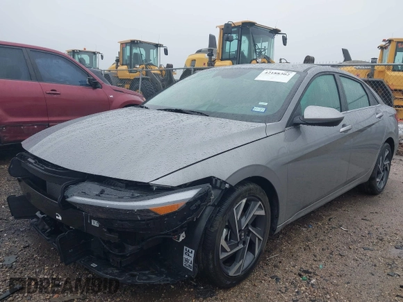 2025 Hyundai Elantra SEL Convenience with VIN KMHLS4DG7SU952152, listed as a IAAI auction lot 42188302 with 4,620 mi miles and . Bid and sale history available at DreamBid. Image 2.