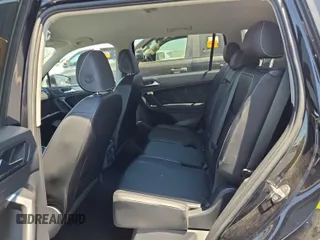 2024 Volkswagen Tiguan SE with VIN 3VV3B7AX8RM076346, listed as a IAAI auction lot 42734323 with 29,573 mi miles and . Bid and sale history available at DreamBid. Image 3.