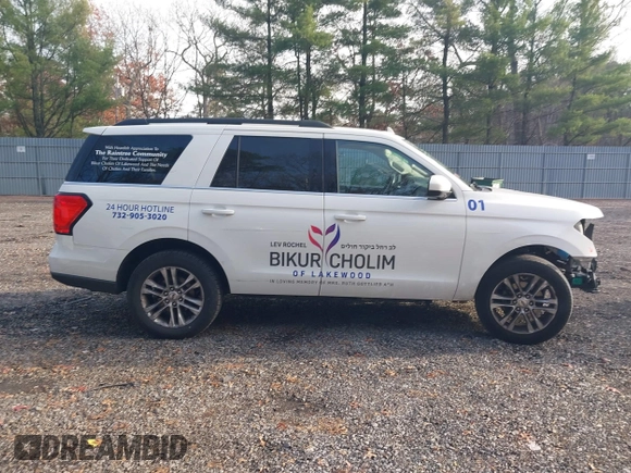 2022 Ford Expedition XLT with VIN 1FMJU1JT1NEA27995, listed as a IAAI auction lot 40935076 with 154,139 mi miles. Bid and sale history available at carsss.com. Image 14.