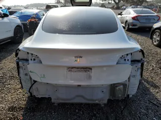 2021 Tesla Model 3 Standard Range Plus z VIN 5YJ3E1EA3MF855031, wystawiony jako Copart lot #51135295 z przebiegiem 41 488 mil mil oraz Szkody całkowita. Historia ofert i sprzedaży dostępna na DreamBid. Obrazek 6.