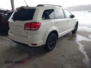 2019 Dodge Journey SE z VIN 3C4PDCBB6KT837425, wystawiony jako IAAI lot #42481512 z przebiegiem 83 382 mil mil oraz . Historia ofert i sprzedaży dostępna na DreamBid. Obrazek 4.
