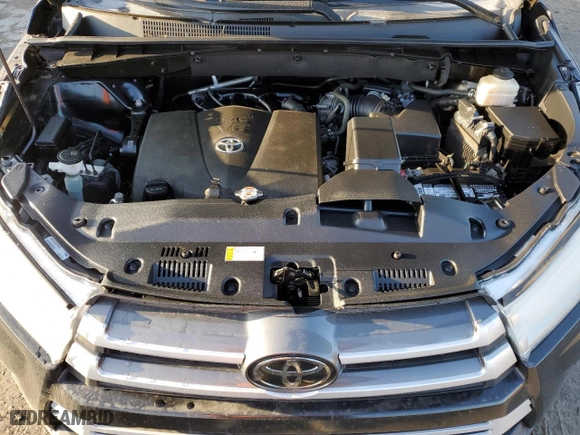 2018 Toyota Highlander SE with VIN 5TDJZRFH8JS838948, listed as a Copart auction lot 51322825 with 163,529 mi miles and Clean Title. Bid and sale history available at carsss.com. Image 12.