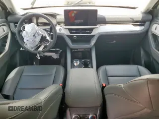 2025 Ford Explorer Active with VIN 1FMUK7DH3SGB30316, listed as a Copart auction lot 57450735 with 509 mi miles and Salvage title. Bid and sale history available at DreamBid. Image 8.