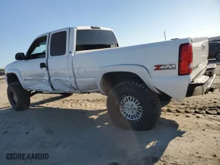 2004 GMC Sierra 1500 SLT with VIN 1GTEK19T54E331992, listed as a Copart auction lot 48469015 with 259,759 mi miles and Salvage Title. Bid and sale history available at carsss.com. Image 2.