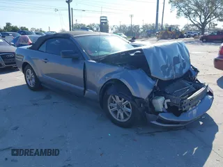 2006 Ford Mustang Standard z VIN 1ZVFT84N965123651, wystawiony jako IAAI lot #41699166 z przebiegiem 92 090 mil mil oraz . Historia ofert i sprzedaży dostępna na DreamBid. Obrazek 1.