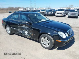 2006 Mercedes-Benz E-Class 3.5L with VIN WDBUF87JX6X181863, listed as a IAAI auction lot 41884272 with 195,315 mi miles. Bid and sale history available at carsss.com. Image 1.