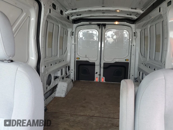 2016 Ford Transit Cargo z VIN 1FTYR2CM5GKB56004, wystawiony jako Copart lot #51265165 z przebiegiem 275 413 mil mil oraz Czysty tytuł • Clean title. Historia ofert i sprzedaży dostępna na DreamBid. Obrazek 10.