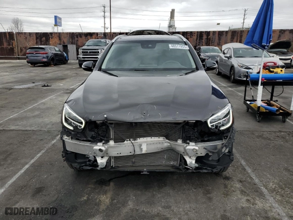 2022 Mercedes-Benz GLC with VIN W1N0G8DB2NV360833, listed as a Copart auction lot 48511955 with 17,927 mi miles and Salvage Title. Bid and sale history available at carsss.com. Image 5.