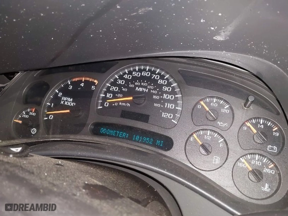 2003 Chevrolet Silverado 2500HD LS with VIN 1GCHK23173F140934, listed as a IAAI auction lot 41263369 with 101,952 mi miles. Bid and sale history available at carsss.com. Image 7.