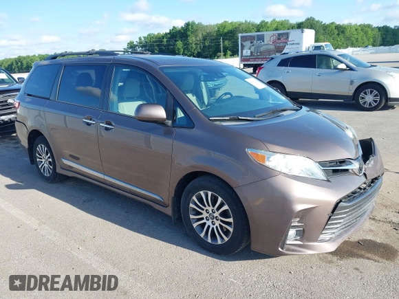 2019 Toyota Sienna XLE Auto Access Seat z VIN 5TDYZ3DC7KS984973, wystawiony jako IAAI lot #42299167 z przebiegiem 75 447 mil mil oraz . Historia ofert i sprzedaży dostępna na DreamBid. Obrazek 1.