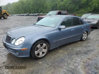 2005 Mercedes-Benz E 500 z VIN WDBUF83J35X172653, wystawiony jako Copart lot #61388735 z przebiegiem 163 088 mil mil oraz Szkoda całkowita • Salvage title. Historia ofert i sprzedaży dostępna na DreamBid. Obrazek 1.