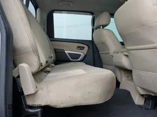 2017 Nissan Titan SV z VIN 1N6AA1EJ1HN572201, wystawiony jako Copart lot #54066705 z przebiegiem Nie podano mil oraz Czysty tytuł • Clean title. Historia ofert i sprzedaży dostępna na DreamBid. Obrazek 10.