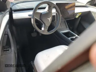 2024 Tesla Model Y z VIN 7SAYGDED7RF162680, wystawiony jako Copart lot #61991495 z przebiegiem Nie podano mil oraz Czysty tytuł • Clean title. Historia ofert i sprzedaży dostępna na DreamBid. Obrazek 8.