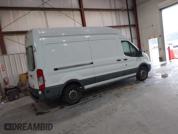 2017 Ford Transit z VIN 1FTYR2XM2HKA66479, wystawiony jako IAAI lot #41371992 z przebiegiem 122 534 mil mil oraz . Historia ofert i sprzedaży dostępna na DreamBid. Obrazek 4.