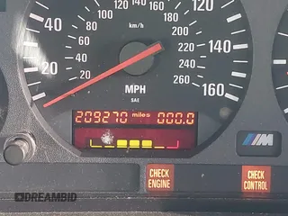 1997 BMW M3 z VIN WBSCD0327VEE11030, wystawiony jako IAAI lot #42306166 z przebiegiem 209 270 mil mil oraz . Historia ofert i sprzedaży dostępna na DreamBid. Obrazek 16.