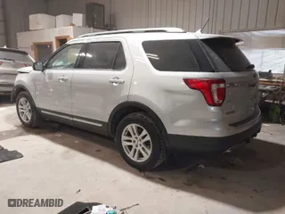2018 Ford Explorer XLT with VIN 1FM5K8D8XJGA03930, listed as a IAAI auction lot 41492266 with 160,362 mi miles. Bid and sale history available at carsss.com. Image 3.