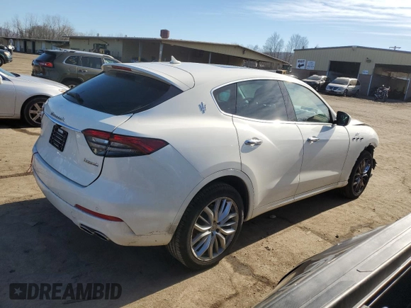 2022 Maserati Levante GT with VIN ZN661XUA3NX389376, listed as a Copart auction lot 41491404 with 21,494 mi miles. Bid and sale history available at carsss.com. Image 3.