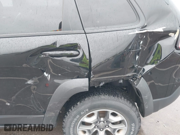 2019 Jeep Cherokee Trailhawk Elite with VIN 1C4PJMBX6KD418409, listed as a IAAI auction lot 41178690 with 80,755 mi miles. Bid and sale history available at carsss.com. Image 18.