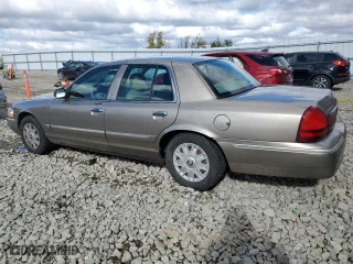 2004 Mercury Grand Marquis GS with VIN 2MEFM74W44X659047, listed as a Copart auction lot 75977484 with 194,834 mi miles and Non Repairable. Bid and sale history available at carsss.com. Image 2.