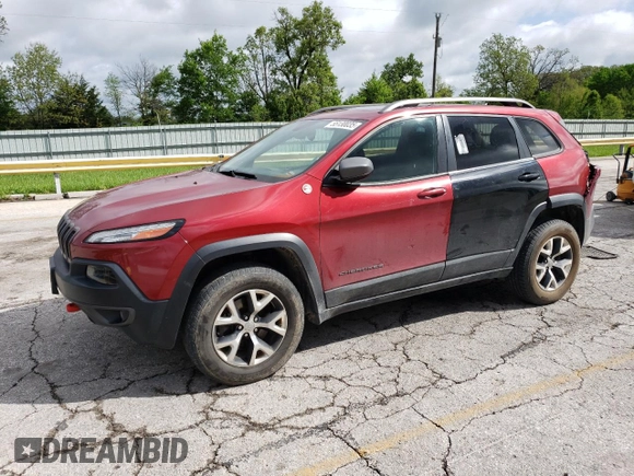 2014 Jeep Cherokee Trailhawk z VIN 1C4PJMBS2EW100476, wystawiony jako Copart lot #55130035 z przebiegiem 136 943 mil mil oraz Szkoda całkowita • Salvage title. Historia ofert i sprzedaży dostępna na DreamBid. Obrazek 1.
