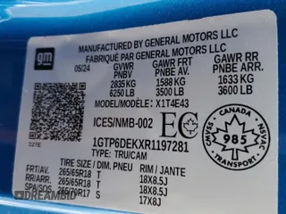 2024 GMC Canyon 4WD AT4 z VIN 1GTP6DEKXR1197281, wystawiony jako Copart lot #48731345 z przebiegiem 4 708 mil mil oraz Szkoda całkowita • Salvage title. Historia ofert i sprzedaży dostępna na DreamBid. Obrazek 12.