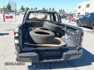 2023 Nissan Frontier SV z VIN 1N6ED1EJ1PN621145, wystawiony jako IAAI lot #41881254 z przebiegiem Nie podano mil oraz . Historia ofert i sprzedaży dostępna na DreamBid. Obrazek 16.