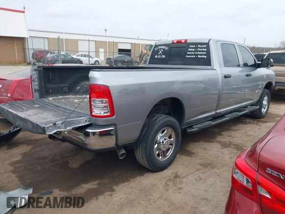 2019 Ram 2500 Tradesman with VIN 3C6UR5HL9KG641236, listed as a IAAI auction lot 41888989 with 137,451 mi miles. Bid and sale history available at carsss.com. Image 4.